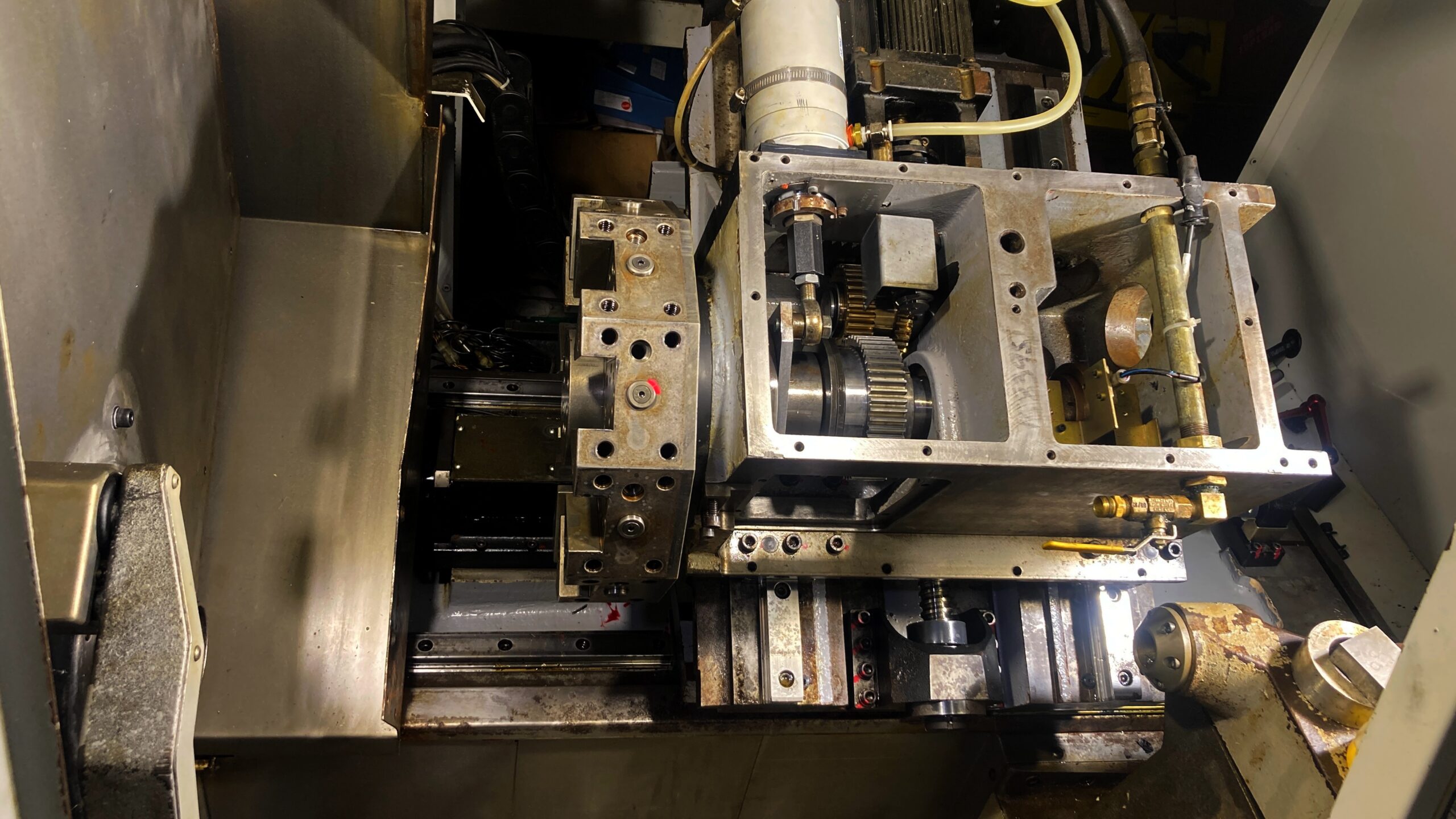 Процес ремонту верстата HAAS CNC